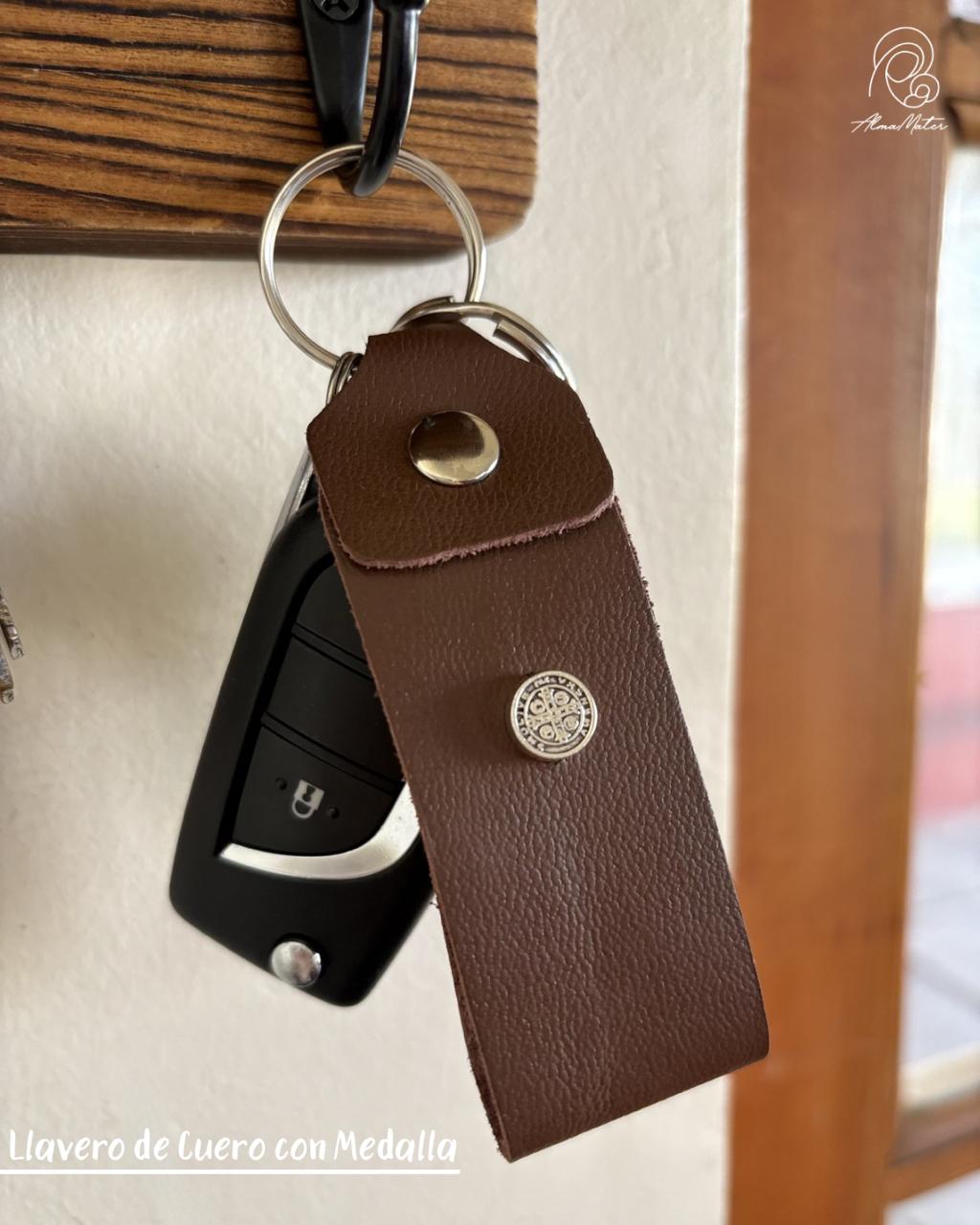 Llavero Cuero con Medalla
