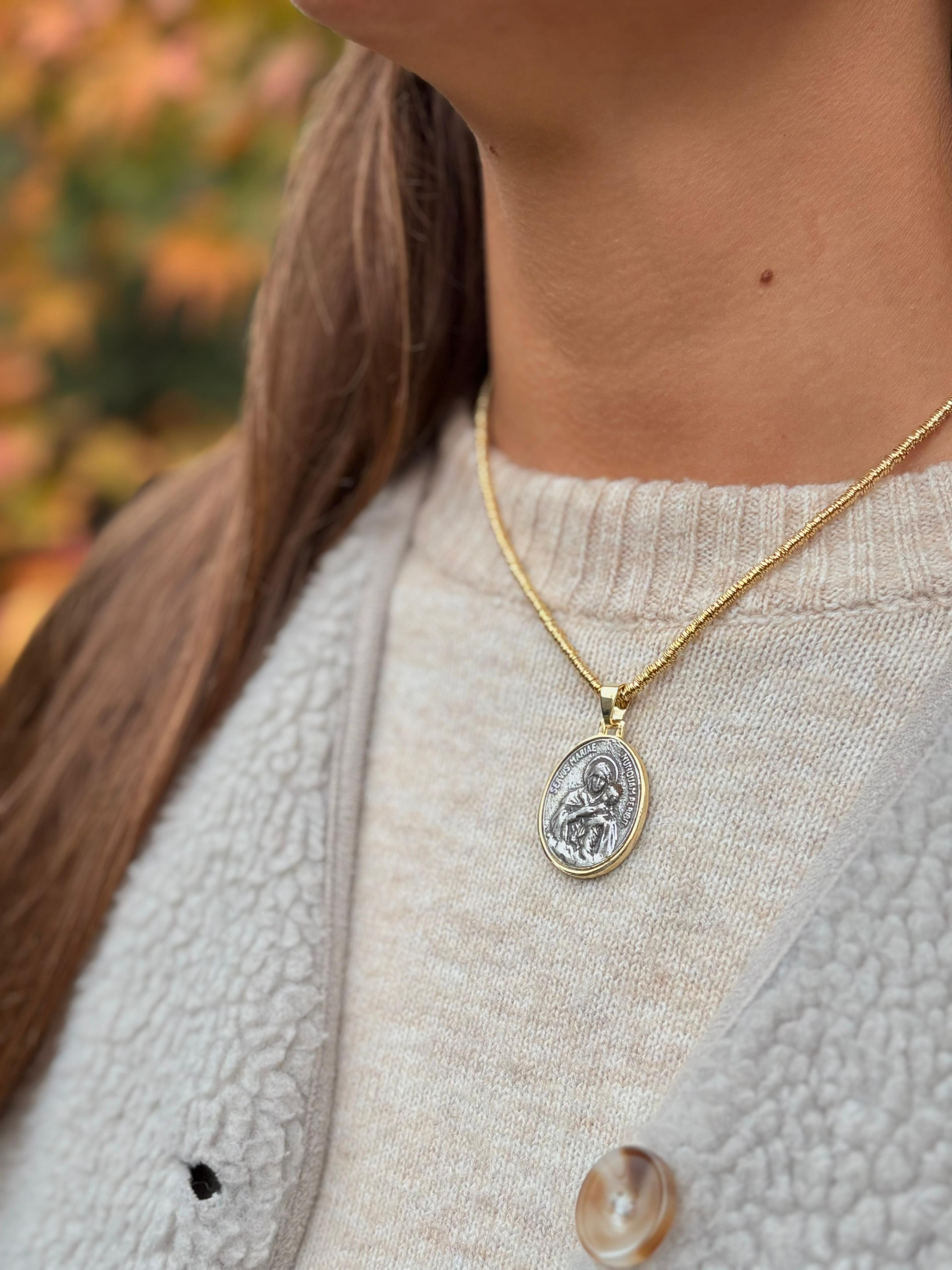 Collar Mater L