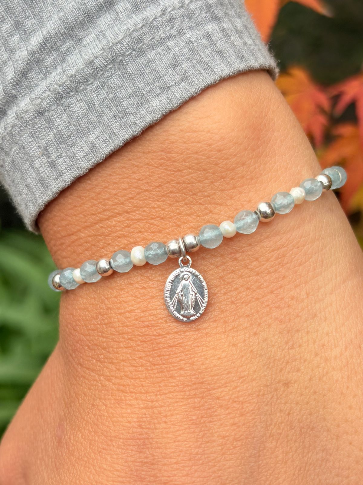 Pulsera Virgen de los Rayos perlas